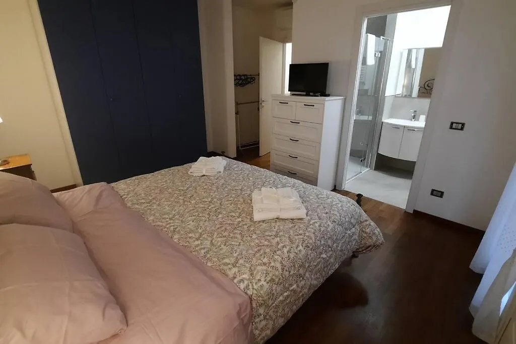 Lovely Home Arezzo 0*,